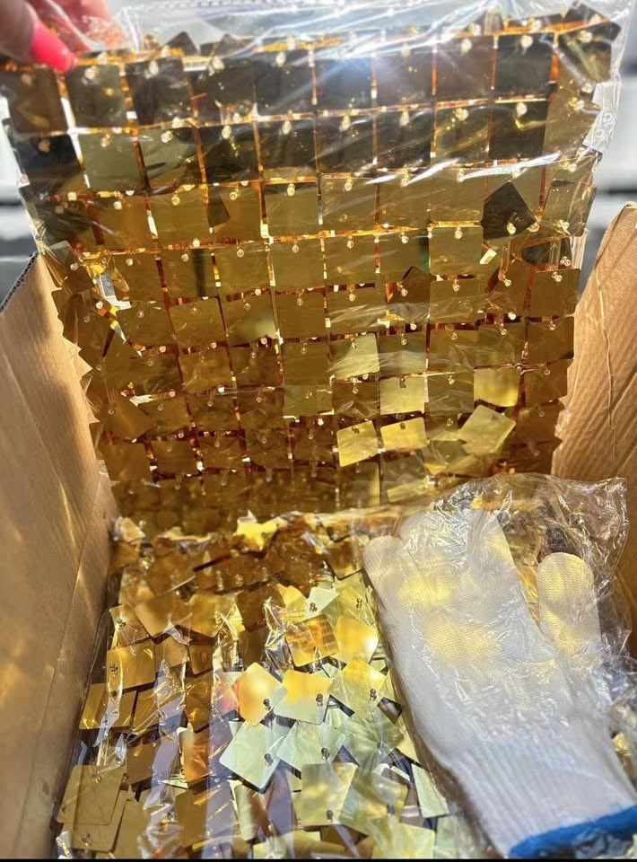 Gold shimmer wall 30pc set